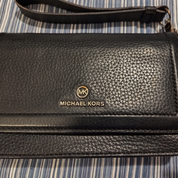 Vintage MICHAEL KORS Oversized Wallet/Wristlet - Picture 3 of 16